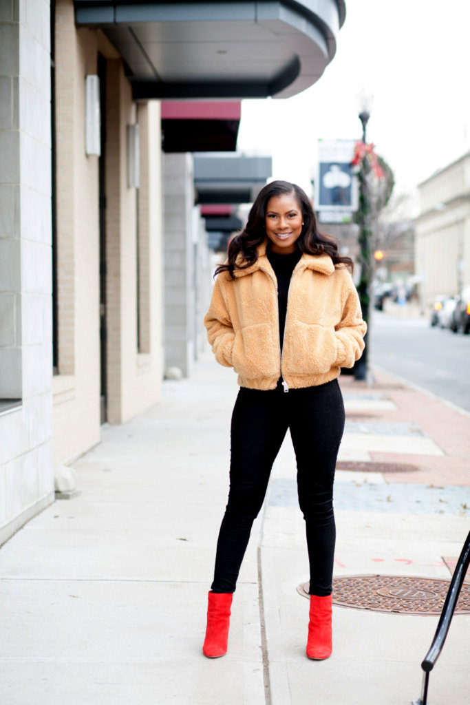 vanessa freeman, vanessa freeman host, vanessa freeman cheddar, vanessa freeman tv host, nessasary style, vanessa freeman blogger, life style xpress, holiday style, holiday ootd, holiday outfit, cozy holiday outfits, how to dress during the holidays, christmas outfit