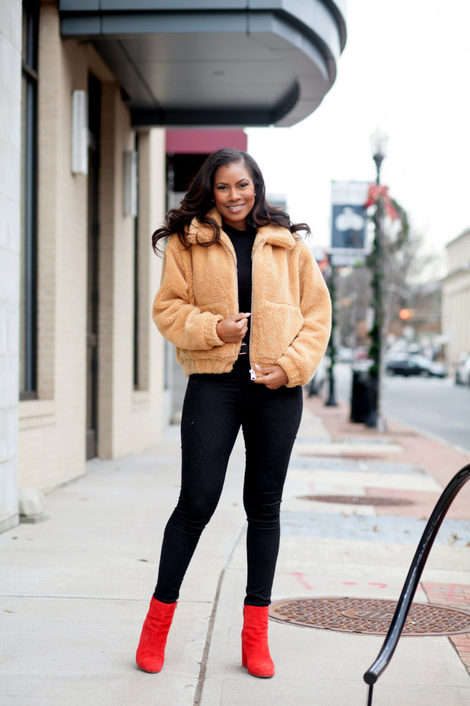 vanessa freeman, vanessa freeman host, vanessa freeman cheddar, vanessa freeman tv host, nessasary style, vanessa freeman blogger, life style xpress, holiday style, holiday ootd, holiday outfit, cozy holiday outfits, how to dress during the holidays, christmas outfit