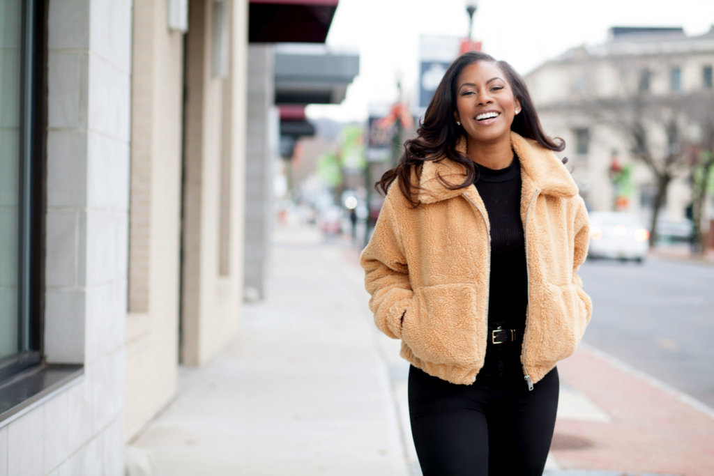 vanessa freeman, vanessa freeman host, vanessa freeman cheddar, vanessa freeman tv host, nessasary style, vanessa freeman blogger, life style xpress, holiday style, holiday ootd, holiday outfit, cozy holiday outfits, how to dress during the holidays, christmas outfit